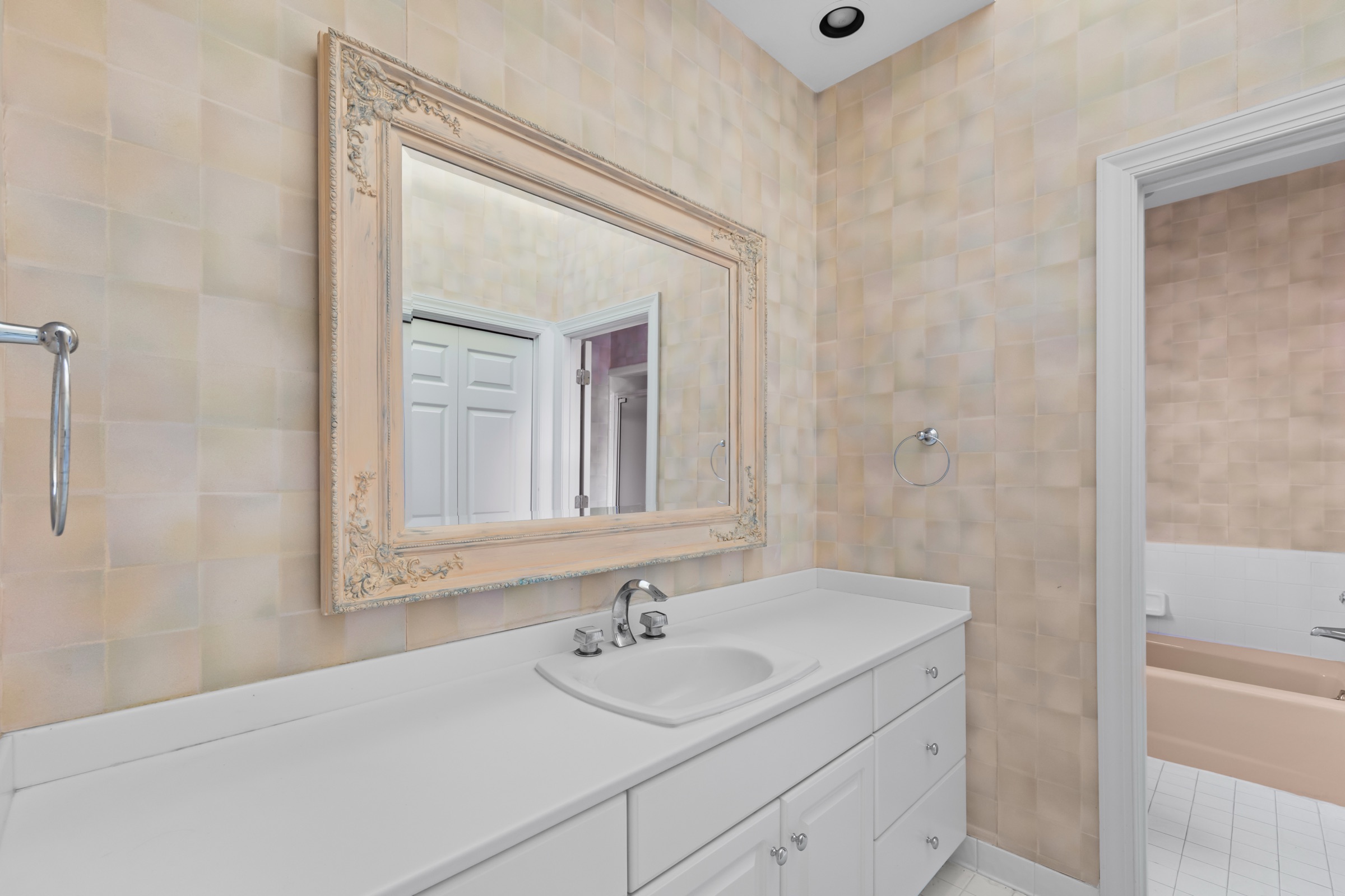 Guest Bedroom 1 Bath