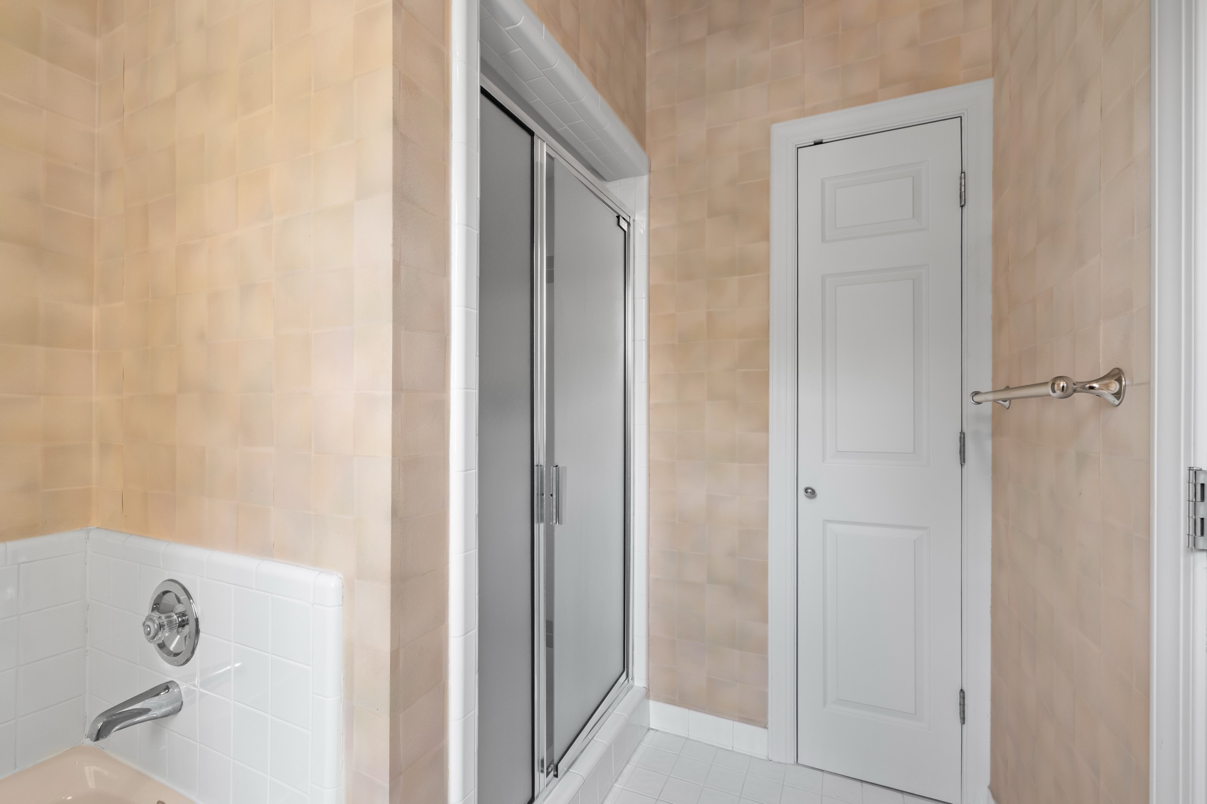 Guest Bedroom 1 Bath